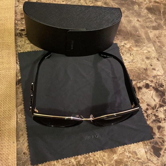 Prada Black and Gold Beaded Sunglasses Runway Spring Summer Collection - Picture 11 of 12